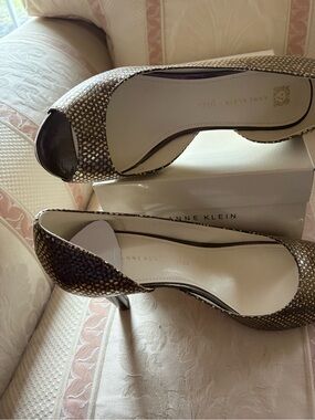 Anne Klein Metallic Gold-Brown Peep Toe Heels
